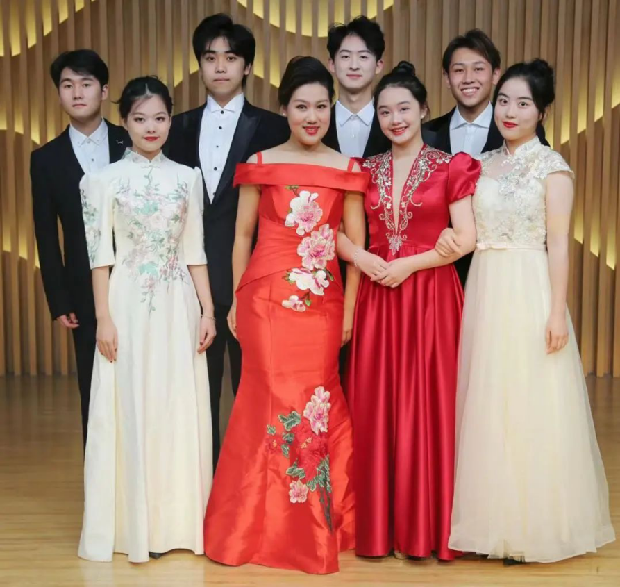 梁淦 娄芸菲 王罗程 王一凡表演者:刘泳彤 吴翔 郝珊 许以诺 韩允泽